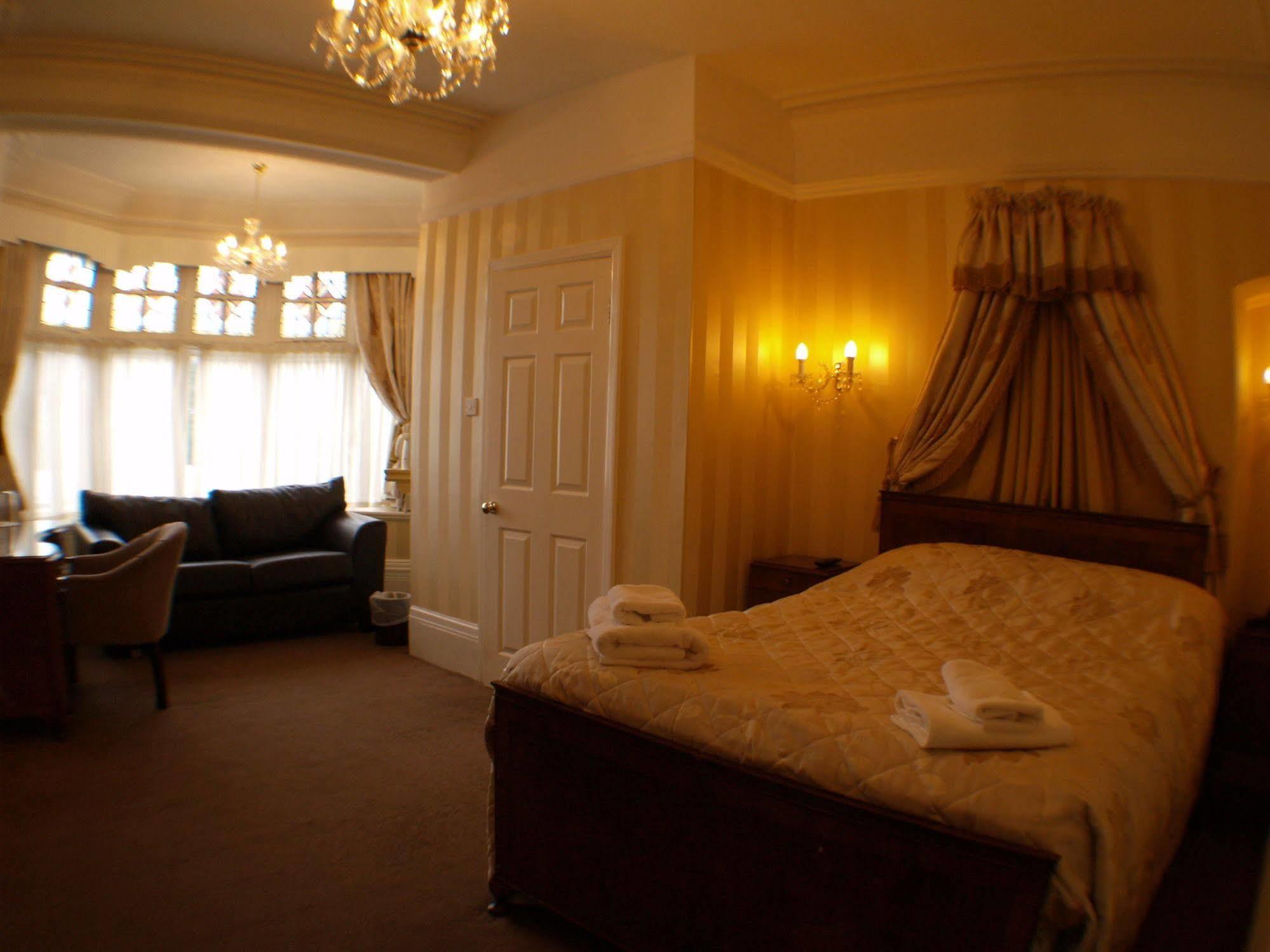 NormanHurst Hotel Sale Buitenkant foto